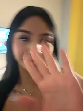 Laura-Khalifa webcam