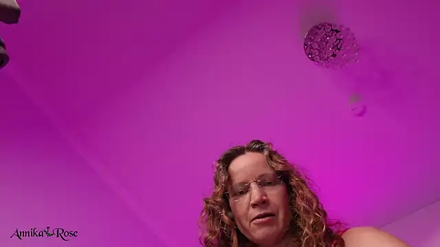 AnnikaRose webcam