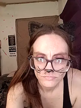 snowbird1117 (Ask my age) - Ass play with favorite toy