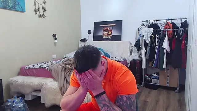 tiberius_hunk - Tiberius_hunk's free webcam