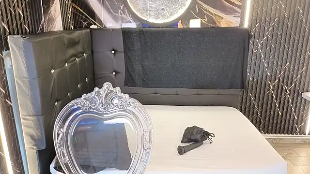 Bruja__Scarlata webcam