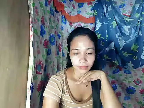 PinaySkinnyGirl webcam