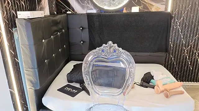 Bruja__Scarlata webcam