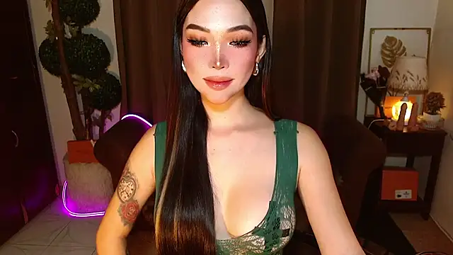 MouthWatering_Ayesha webcam