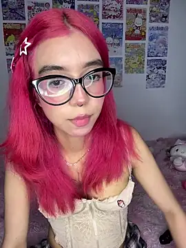 Webcam Model (Valen-Foxx1)  is live.Free join now!