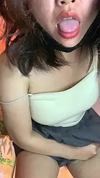 zhizhinaigai (F milf) - 脱内裤坐脸 3 分钟