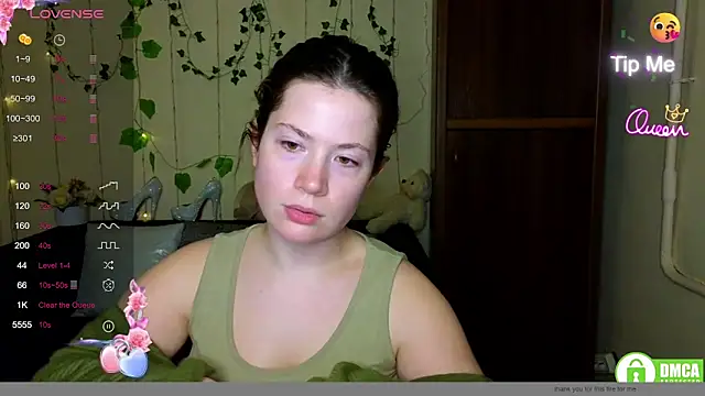Alicia_redfollow webcam