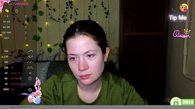 Alicia_redfollow webcam