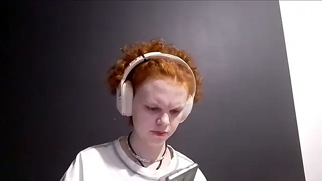 CurlaPettyBom webcam