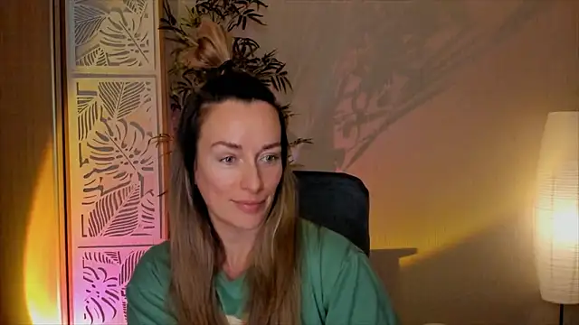 RebeccaMartinez webcam