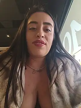 MissNyraSecret webcam