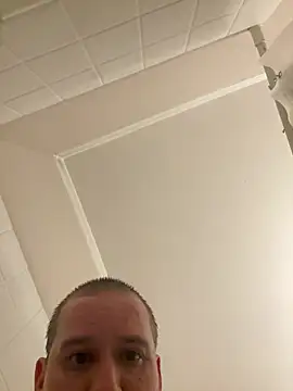 T-MarriedAndMessy-K webcam