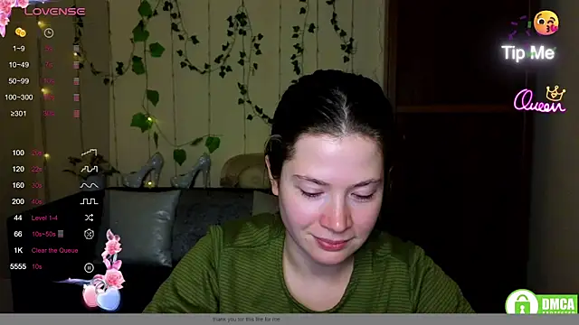 Alicia_redfollow webcam