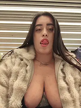 MissNyraSecret webcam