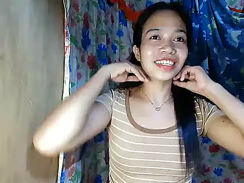 PinaySkinnyGirl webcam