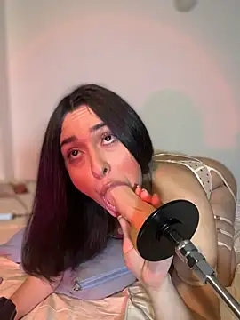 MiahWindsor Live Webcam on Stripchat