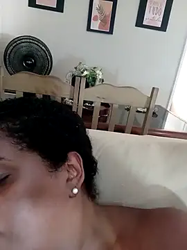 Maliaebonyfetish webcam