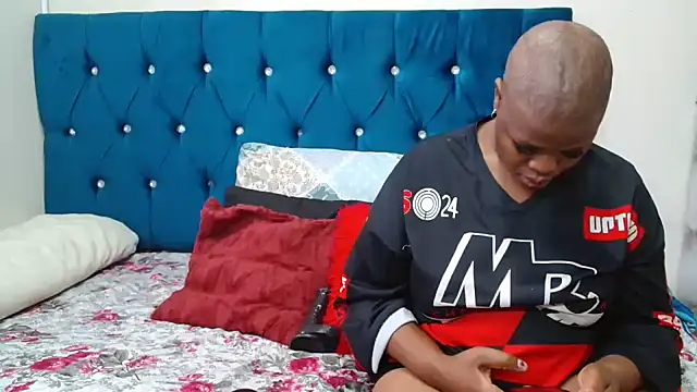 SexyDarkLadyXxx webcam