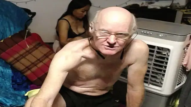 1CuteAndSexy69 webcam