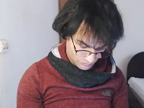 wildpussycat23 (Ask my age) - STREAPTEASE new