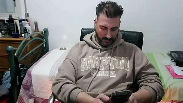 Italian_dark_desire webcam