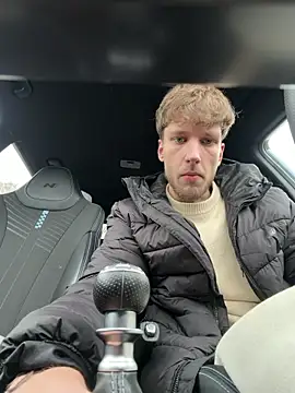 youngskinnyboy20 (M twink) - Day target ! 🎯 💦🔥