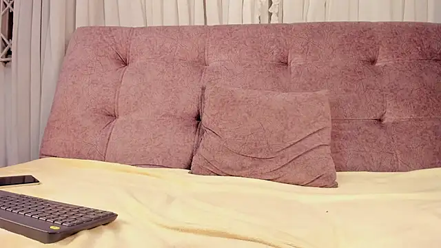 violet_77711 - Violet_77711's free webcam - UK Sex Cams