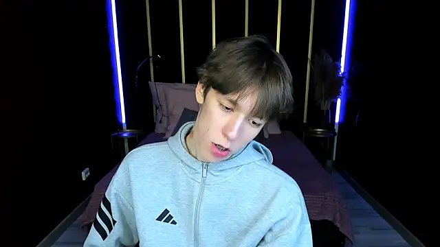 markbranston (M twink) - I am in boxers