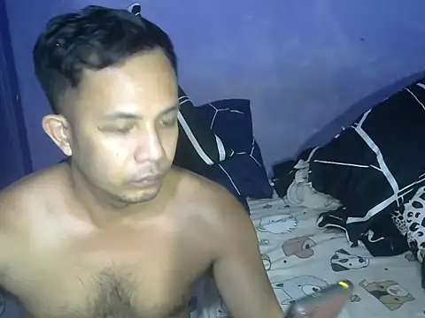 hotcumboi69 webcam