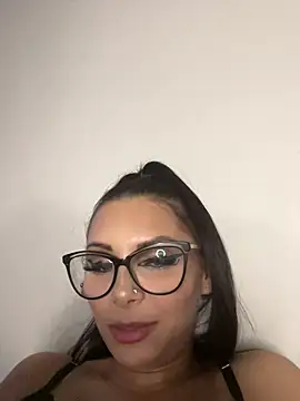 HiddendesireXO01 webcam