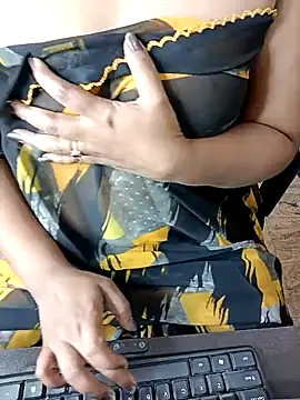 Telugu_Mythrii webcam