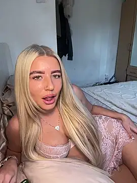 Blonde Betty (BlondeBetty)