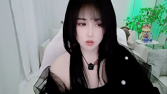 evangelin-e - Evangelin-e's free webcam - UK Sex Cams