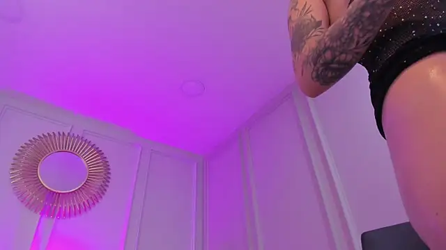 KylieCooperr_ webcam