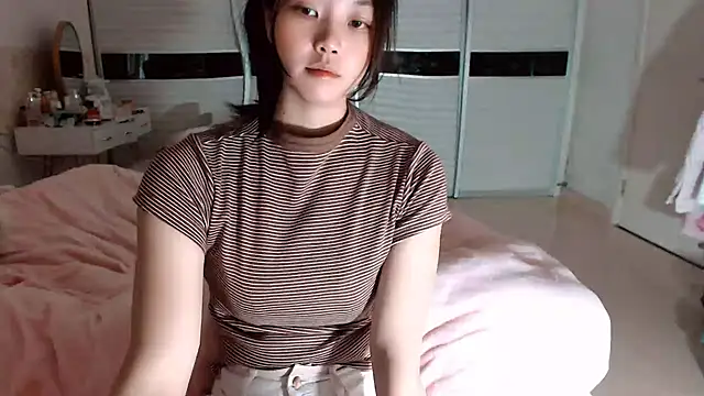 Miu1_girl Live Webcam on Stripchat