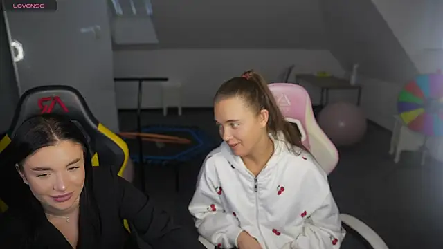 stella_sun054 - Stella_sun054's free webcam - UK Sex Cams