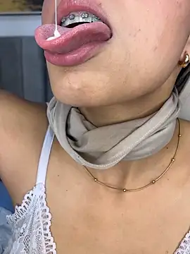 Webcam Model (_Tariq)  is live.Free join now!