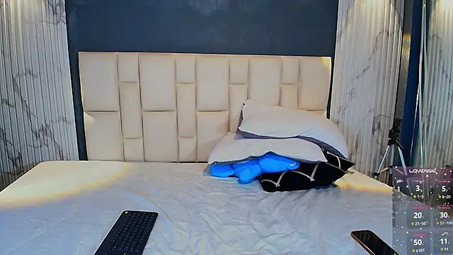 coral_fox - CORAL_FOX's free webcam - UK Sex Cams