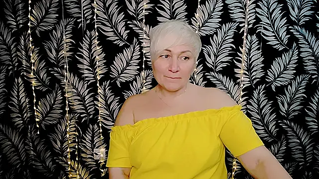 Olivia_playful webcam