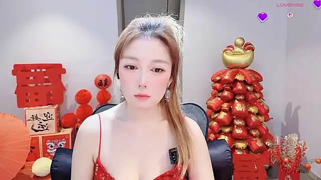 美女YERR0在线直播