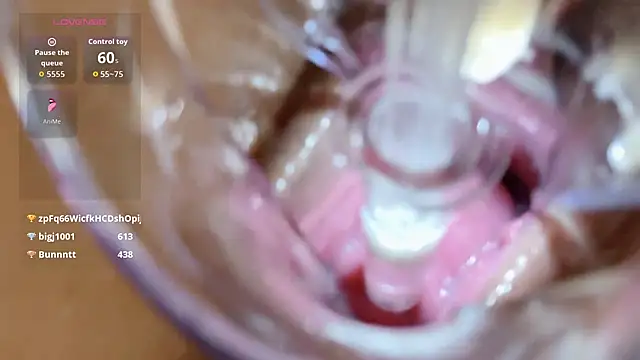 美女yueyue2003在线直播