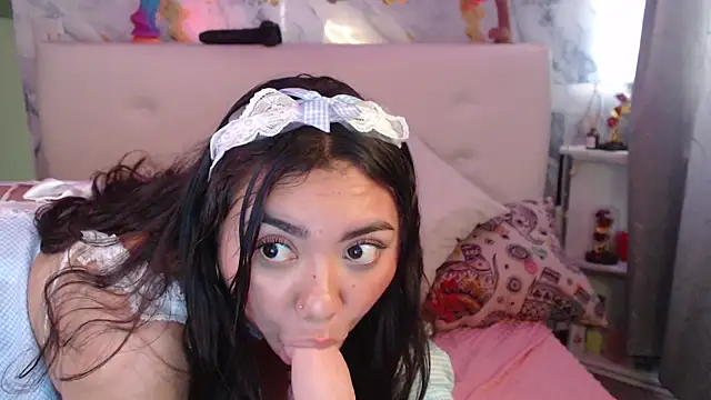 Nicolelewllss webcam