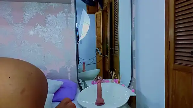 Emma_Thompssonn webcam