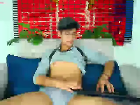 thiiagosaeenz - ThiiagoSaeenz's free webcam - UK Sex Cams