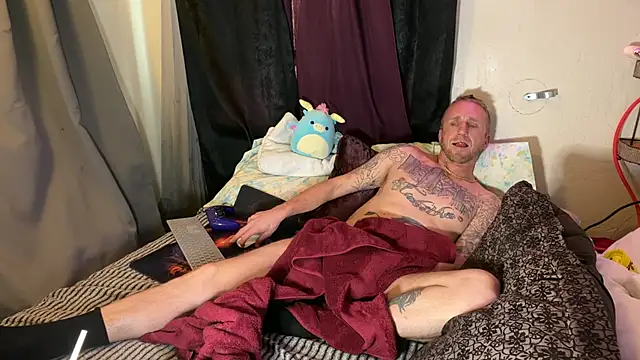 SexyDaddy303666 webcam