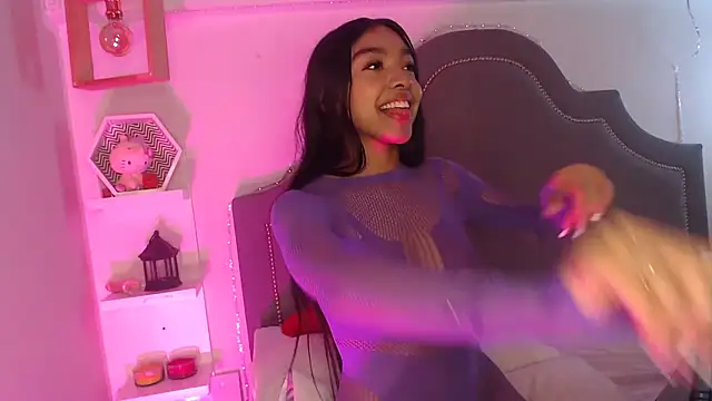 pocahontamoon webcam