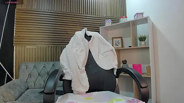 KarelyMitchel webcam