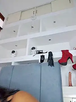 Webcam Model (Layla_em)  is live.Free join now!