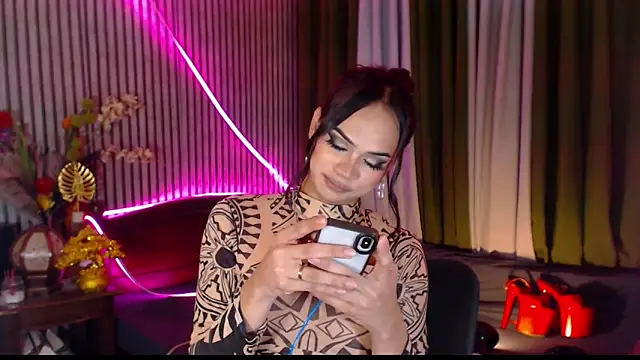 Unforgettablejulia webcam