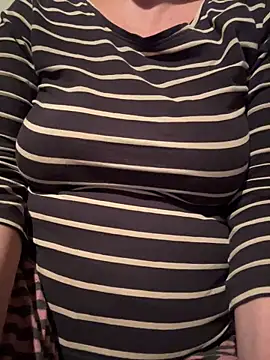 sweetmystery1 (F milf) - Bra off under dress